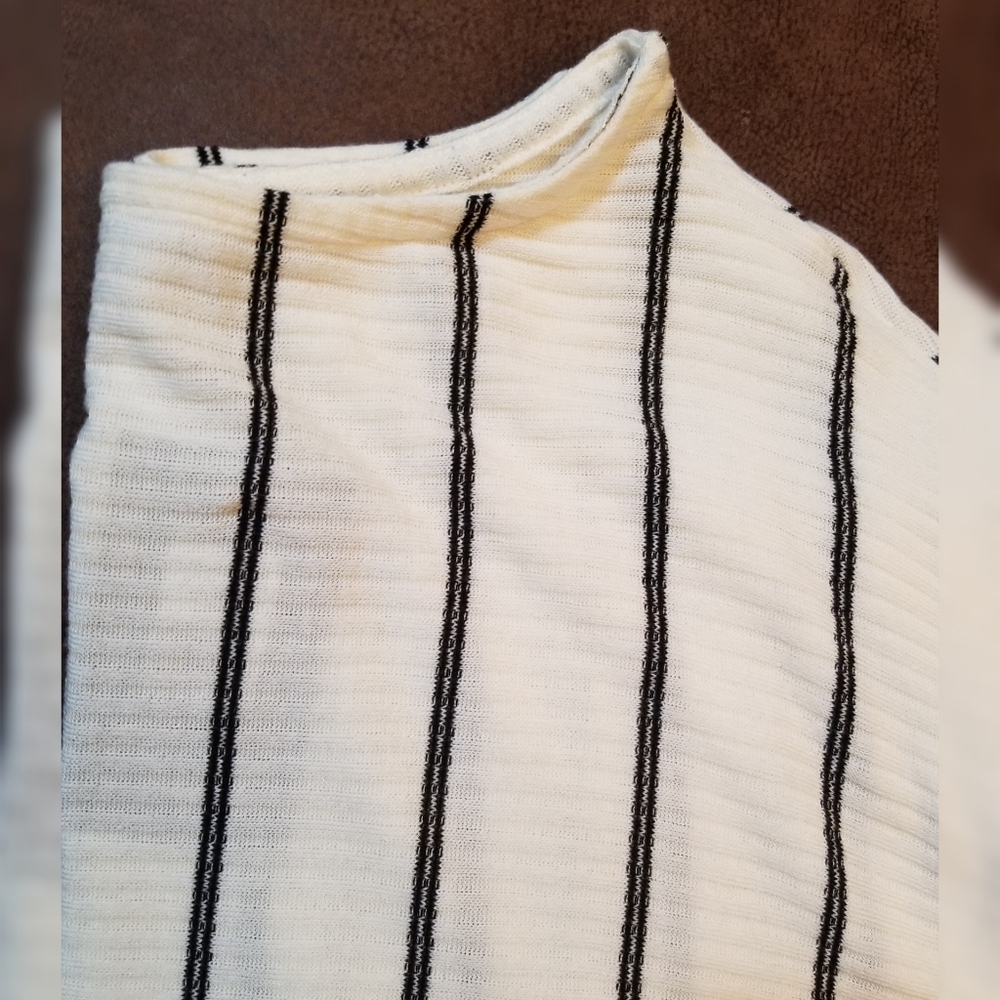Striped top - Picture 3 of 3